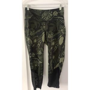 Cropped athletic leggings